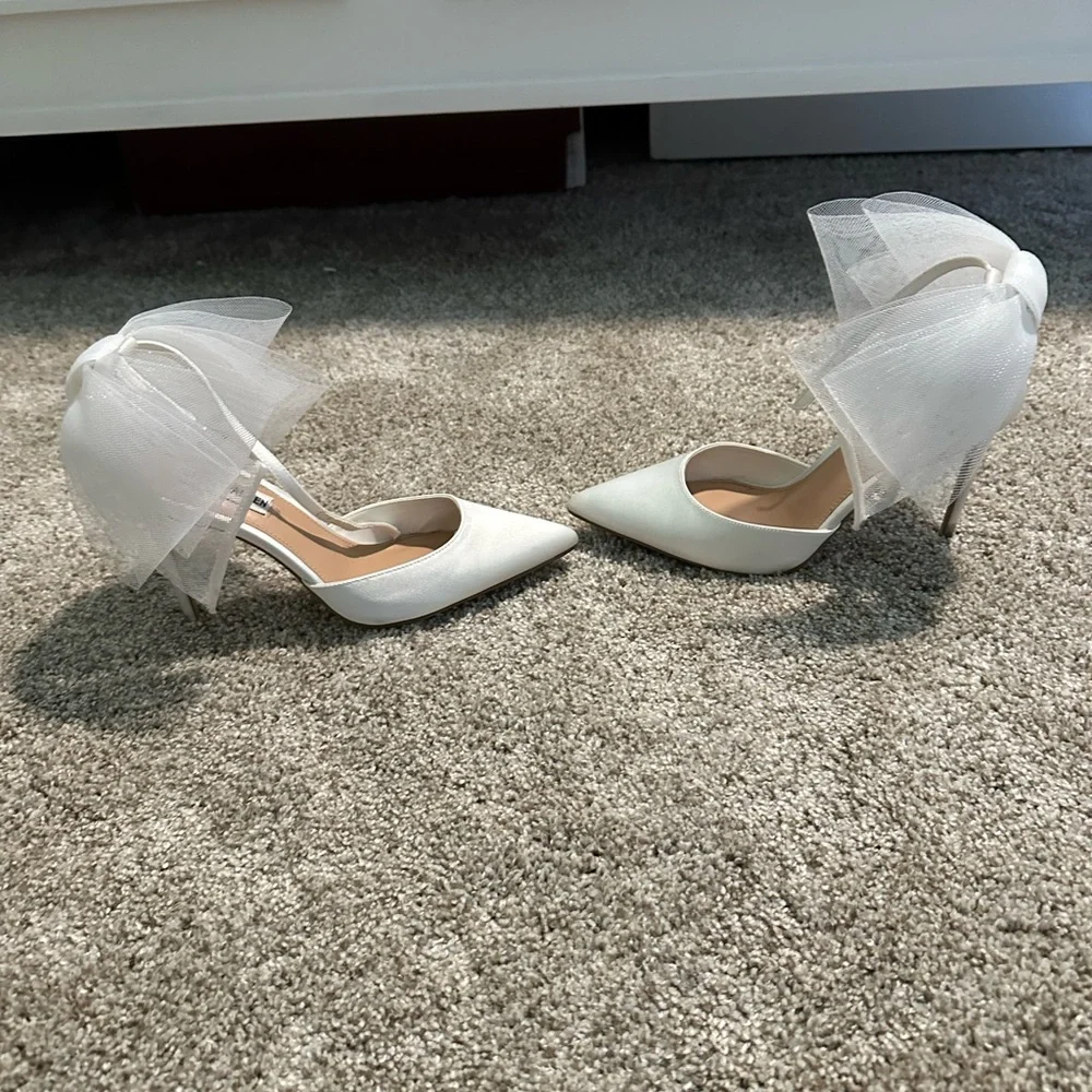 Steve Madden Valenteen Heel in White Satin - Picture 4 of 5